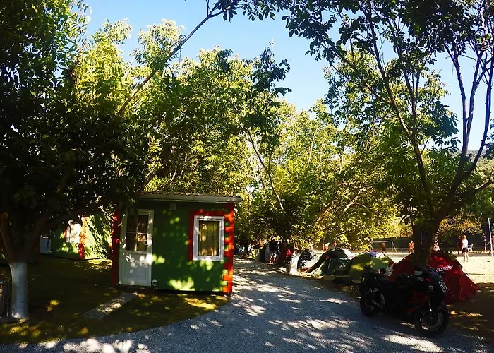 Prázdninový areál Varil-barrel Camping *