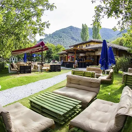 Semesterpark Varil-barrel Camping