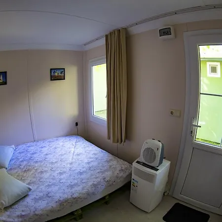 Tatil parkı Varil-barrel Camping *